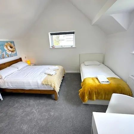 Elegant 2-Bed In Central Headington-Modern New Built Retreat- Wi-Fi, Netflix, Top Location Oxford Buitenkant foto
