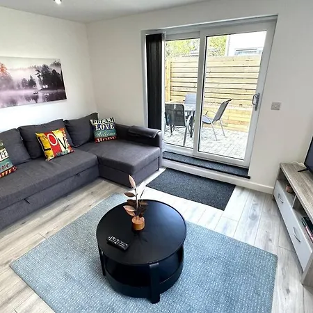Elegant 2-Bed In Central Headington-Modern New Built Retreat- Wi-Fi, Netflix, Top Location Oxford Buitenkant foto