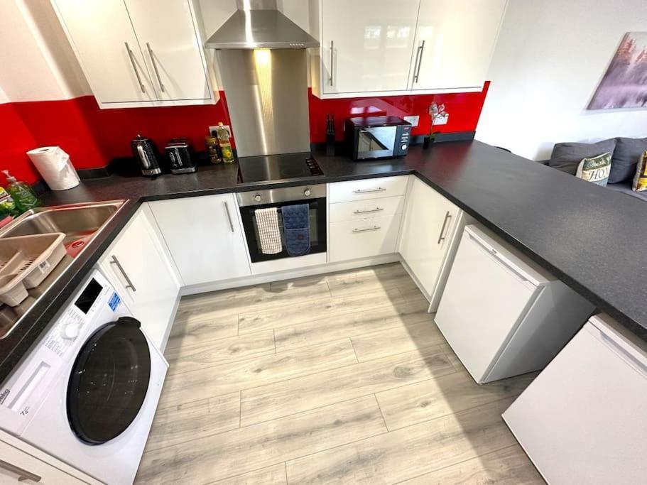 Elegant 2-bed In Headington-modern New Built Retreat- Wi-fi, Netflix, Location Holiday home Oxford