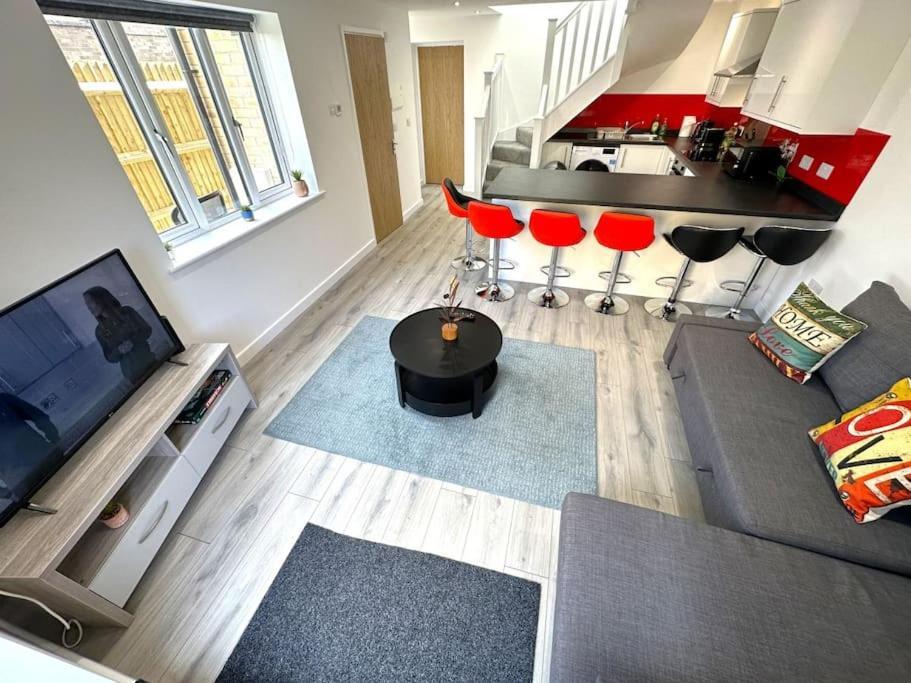 Vakantiehuis Elegant 2-bed In Headington-modern New Built Retreat- Wi-fi, Netflix, Location