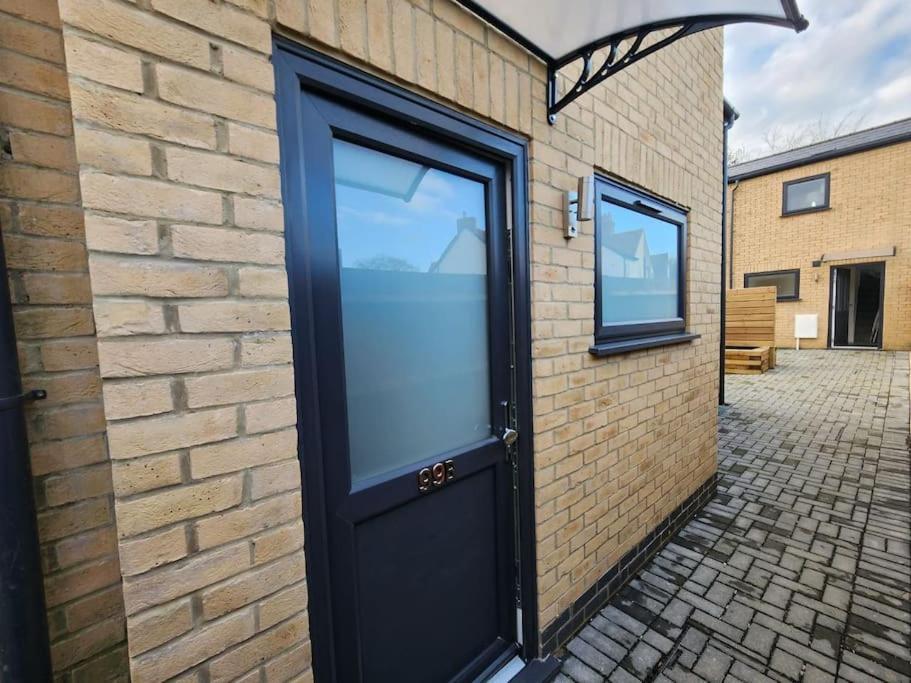 Vakantiehuis Elegant 2-bed In Headington-modern New Built Retreat- Wi-fi, Netflix, Location Oxford
